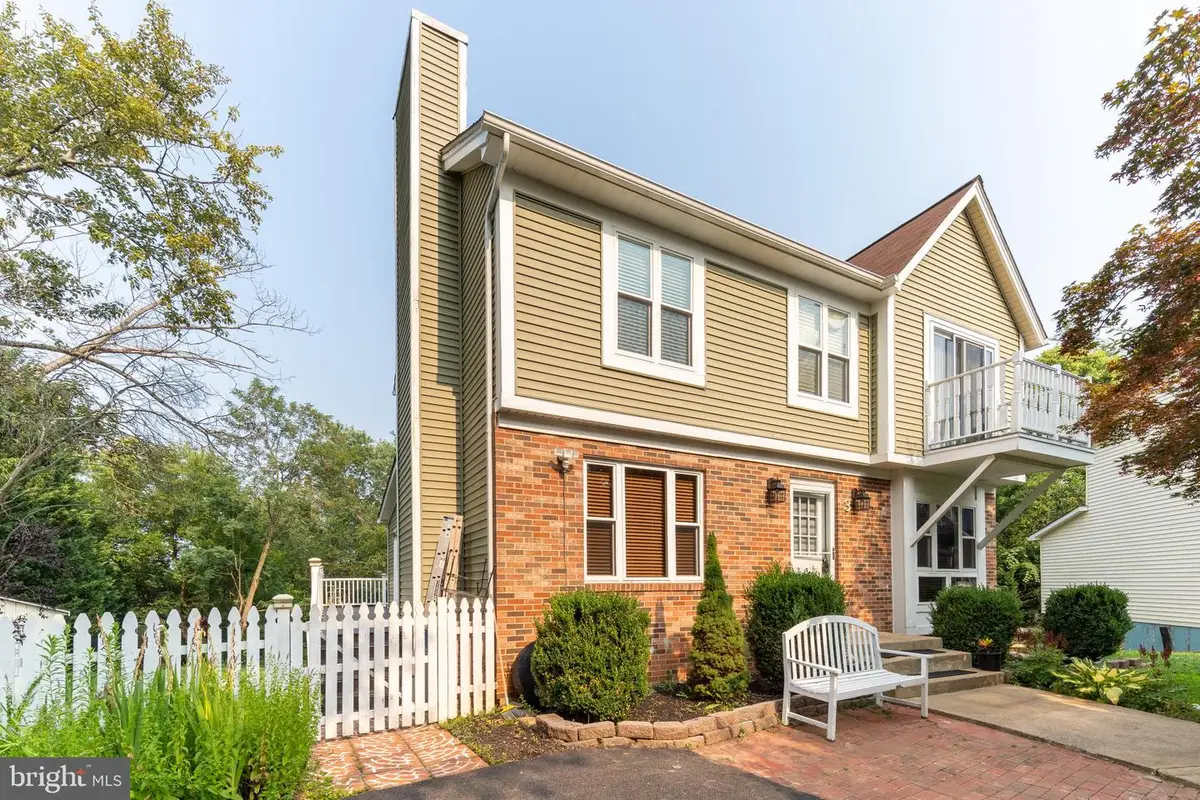 3 Mcfarlin Ct, Germantown, MD 20874 - #1
