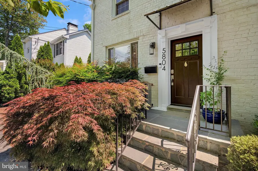 5804 Wyngate Dr, Bethesda, MD 20817 - #3