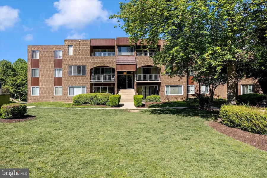 460 Girard St #204, Gaithersburg, MD 20877 - #2