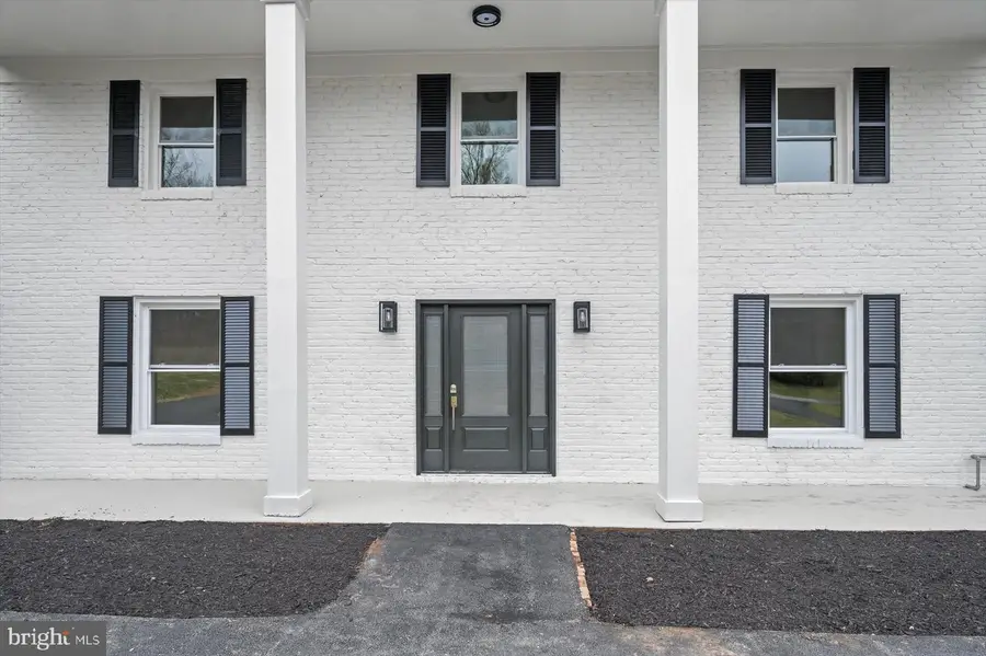 9828 Watts Branch Dr, Rockville, MD 20850 - #2