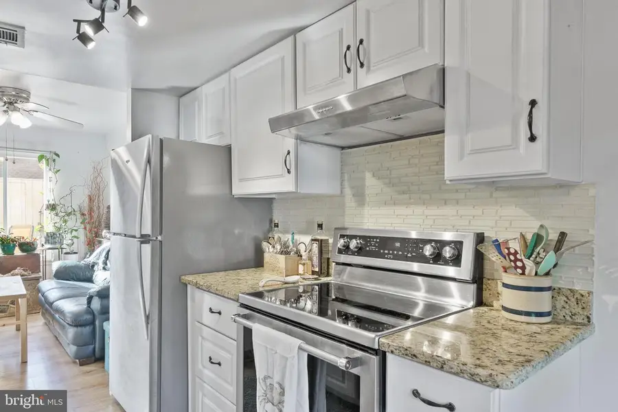 19420 Thomas Farm Rd, Gaithersburg, MD 20886 - #3