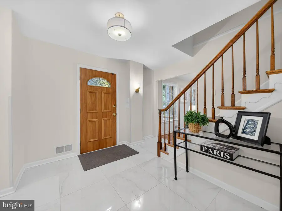 12628 Saint James Rd, Rockville, MD 20850 - #2