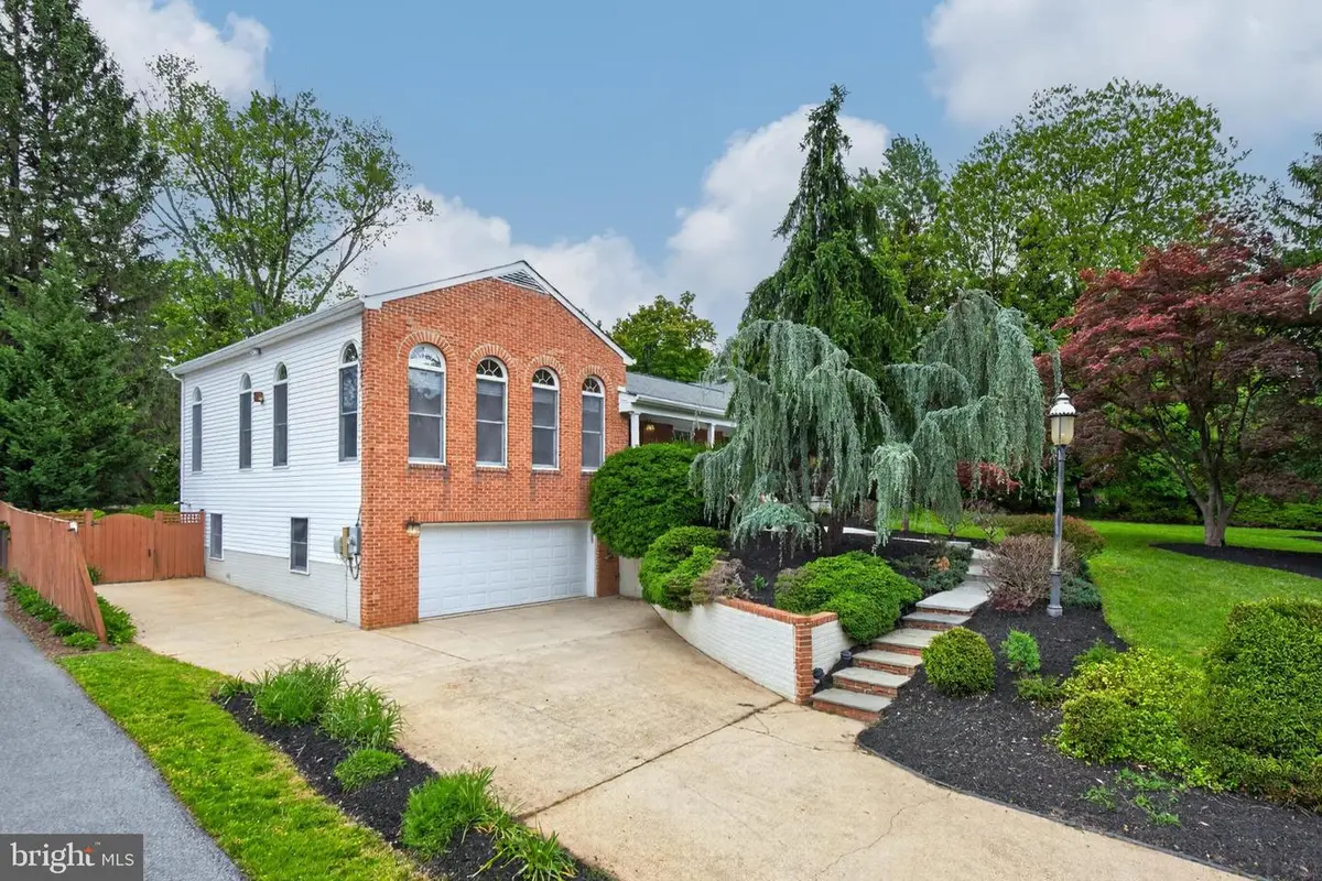 13601 Valley Dr, Rockville, MD 20850 - #1