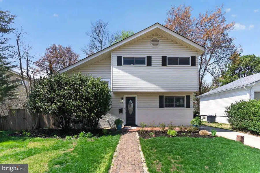 7007 Lemay Rd, Rockville, MD 20851 - #2