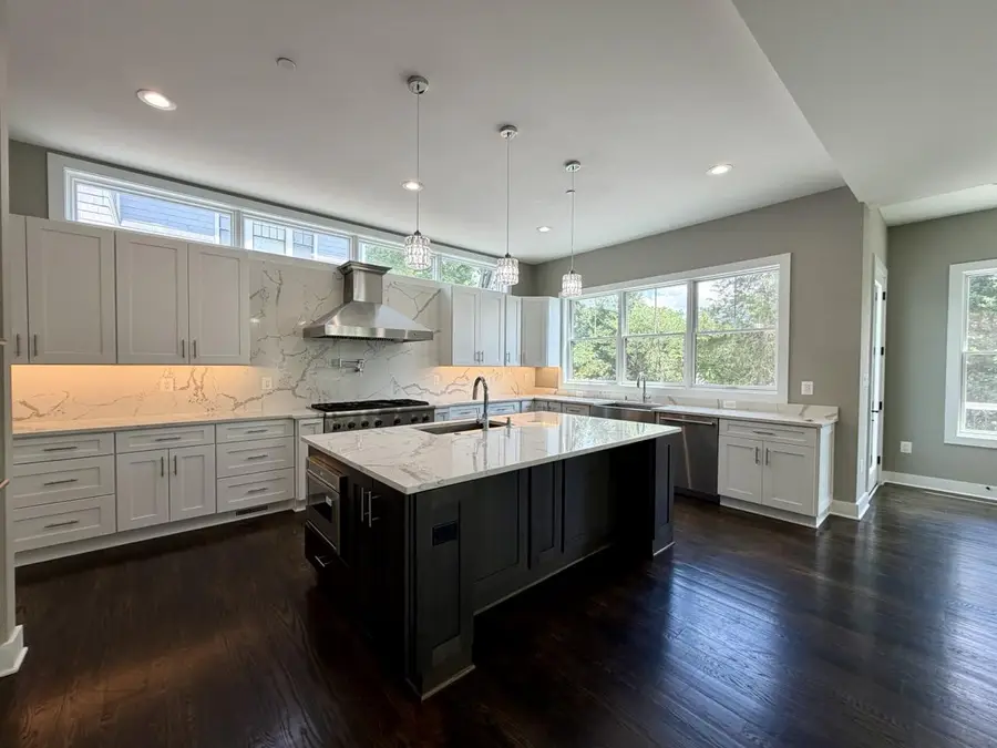 5514 Mckinley St, Bethesda, MD 20817 - #2