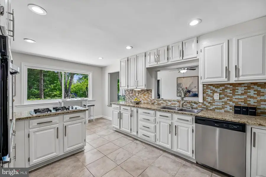 300 Gilsan Ct, Silver Spring, MD 20902 - #2
