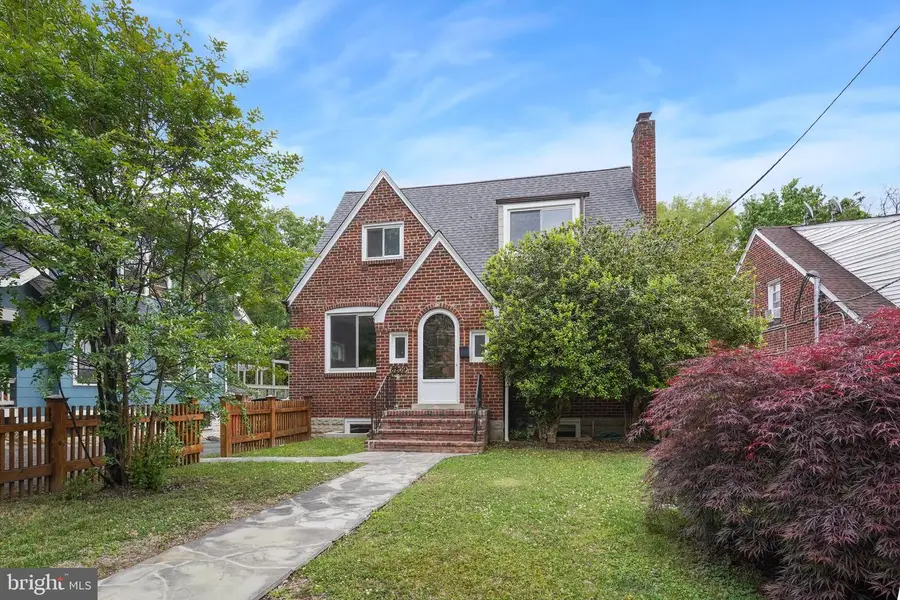 8209 Flower Ave, Takoma Park, MD 20912 - #2