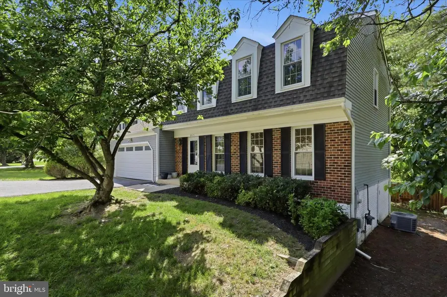 8615 Aqueduct Rd, Potomac, MD 20854 - #3
