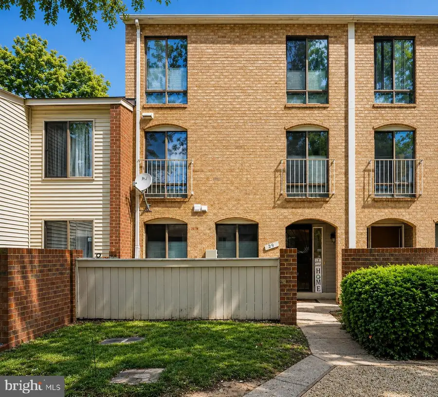 29 Brassie Ct, Montgomery Village, MD 20886 - #2