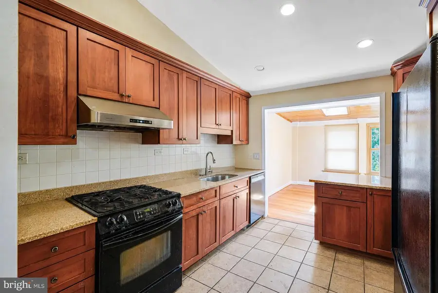 17313 Dowden Way, Poolesville, MD 20837 - #2
