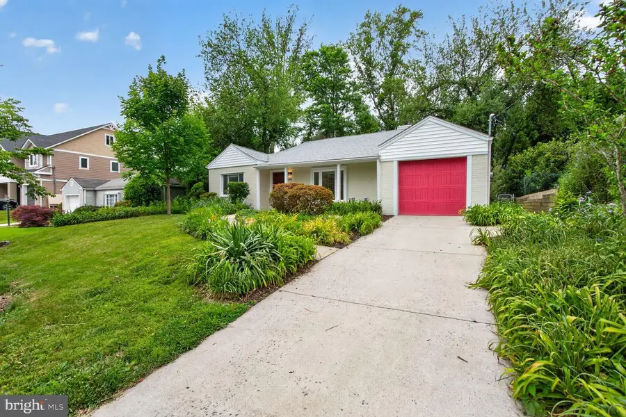 3305 W Coquelin Ter, Chevy Chase, MD 20815 - #2