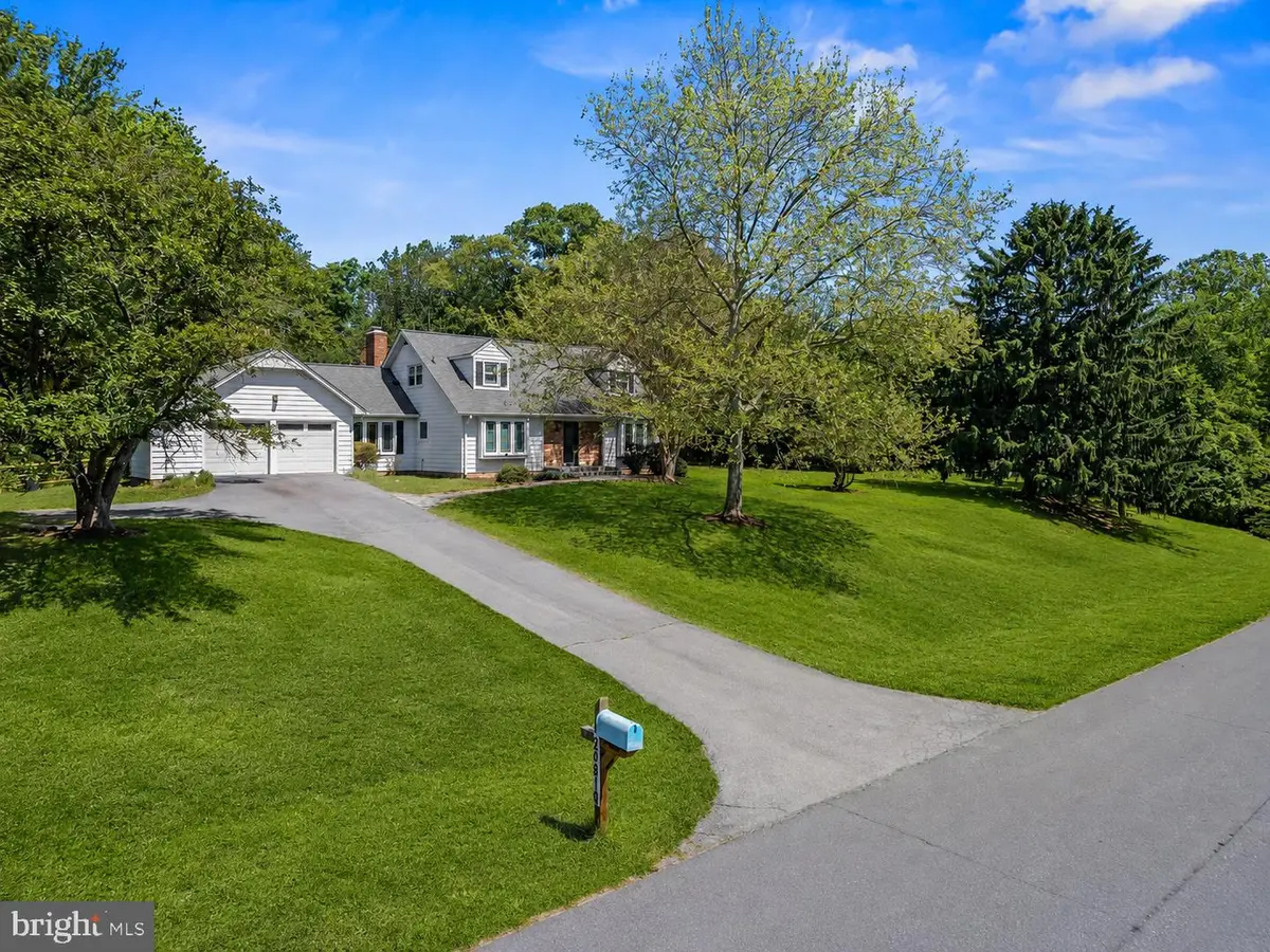 20610 Plum Creek Ct, Gaithersburg, MD 20882 - #1