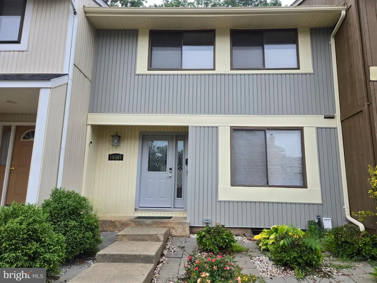 18507 Eagles Roost Dr, Germantown, MD 20874 - #1