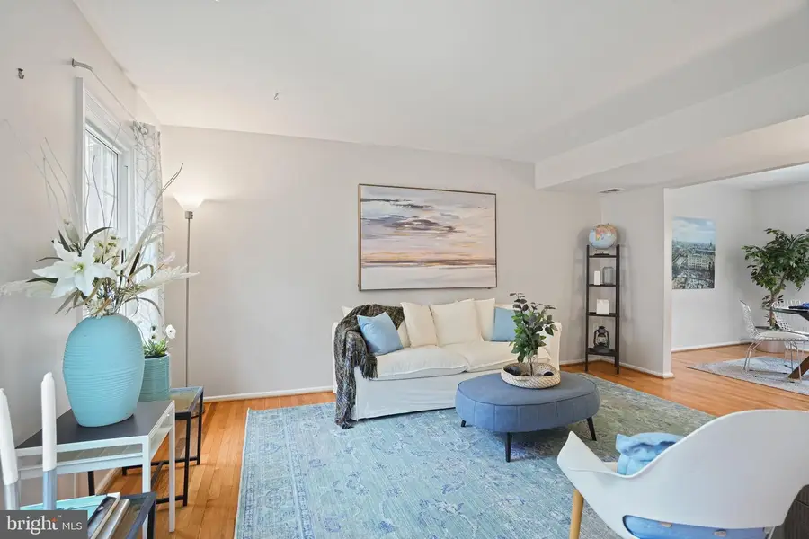 5 Ingleside Ct, Rockville, MD 20850 - #3