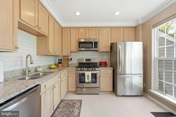 214-d Fallsgrove Blvd #12, ROCKVILLE, MD 20850