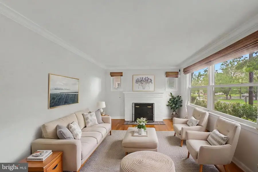 10427 Kensington Pkwy, Kensington, MD 20895 - #2