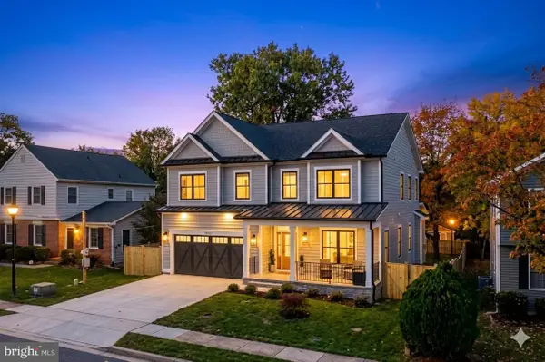 10003 Clue Dr, BETHESDA, MD 20817