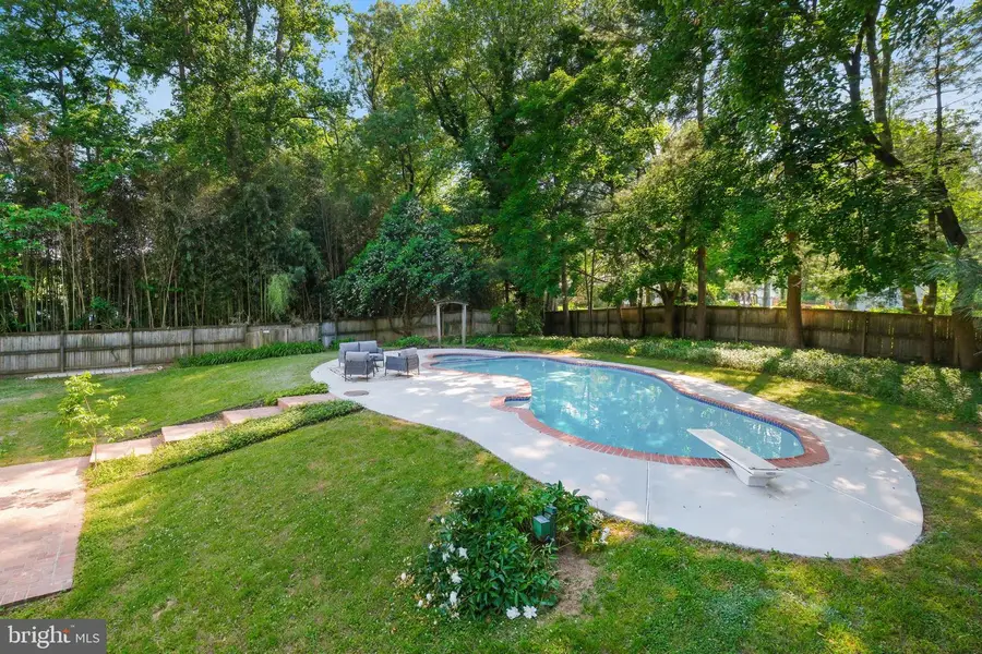 12718 Meadowood Dr, Silver Spring, MD 20904 - #2