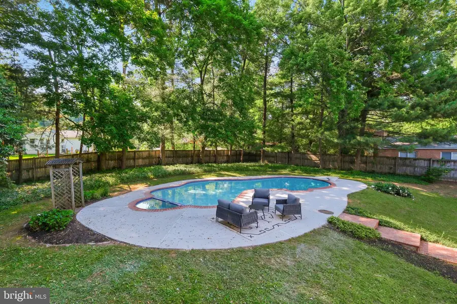12718 Meadowood Dr, Silver Spring, MD 20904 - #3