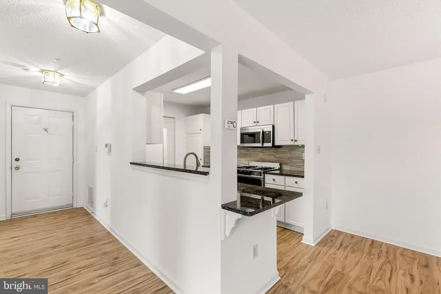 10022 Vanderbilt Cir #10, Rockville, MD 20850 - #2