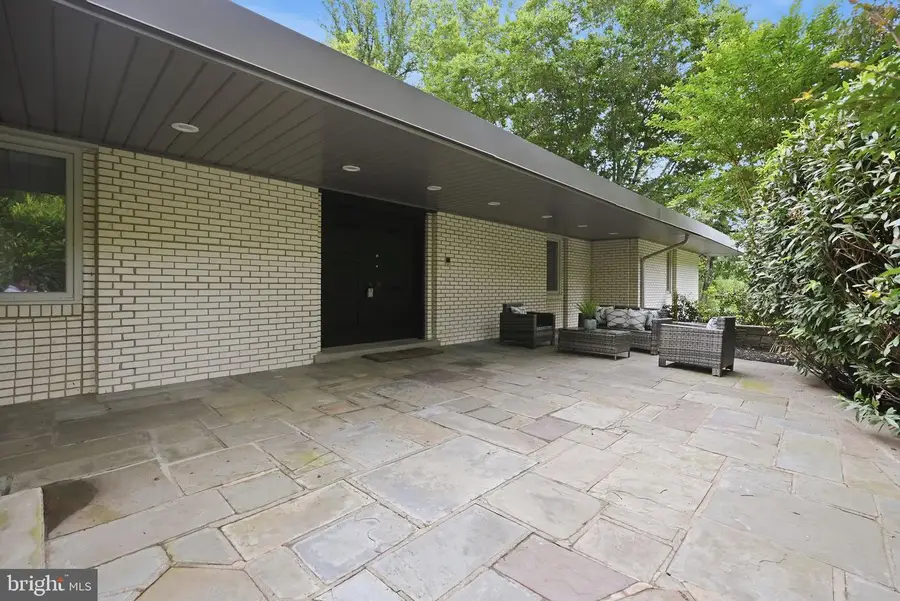 6929 Carmichael Ave, Bethesda, MD 20817 - #2