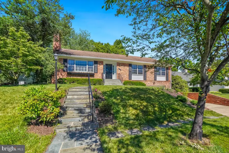 7214 Pomander Ln, Chevy Chase, MD 20815 - #3
