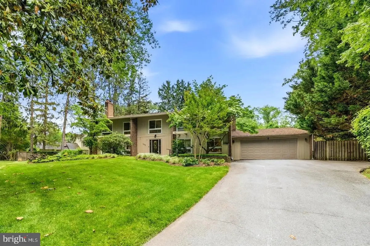 8566 Brickyard Rd, Potomac, MD 20854 - #1