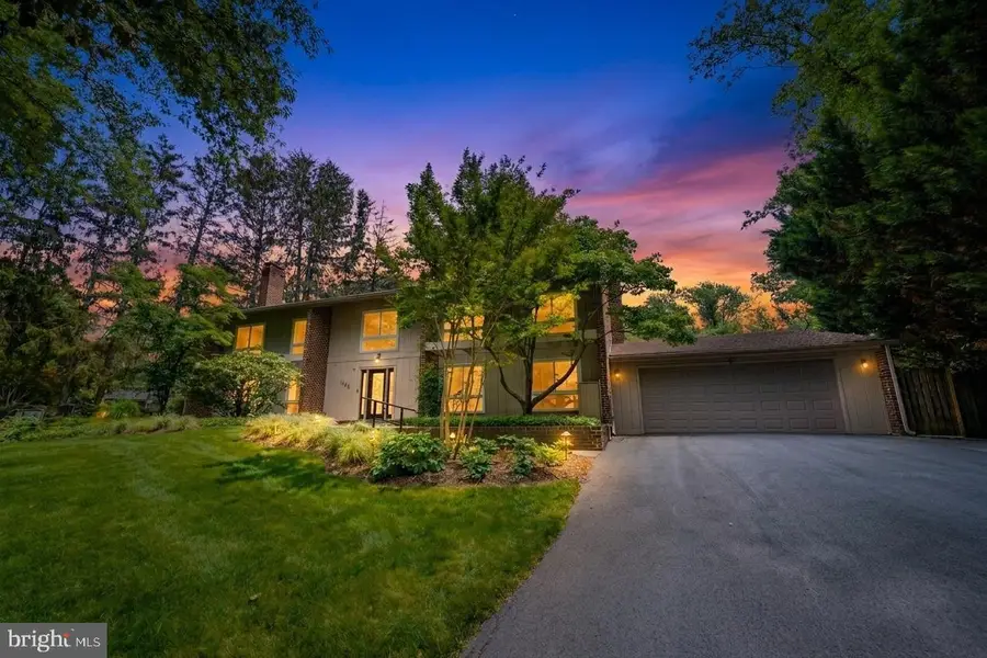 8566 Brickyard Rd, Potomac, MD 20854 - #2