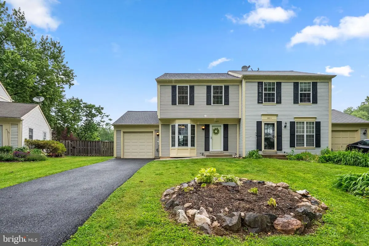 19819 Filbert Dr, Gaithersburg, MD 20879 - #1