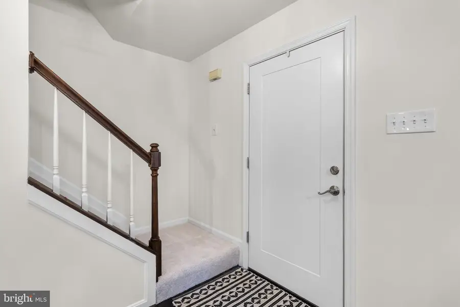 19819 Filbert Dr, Gaithersburg, MD 20879 - #3