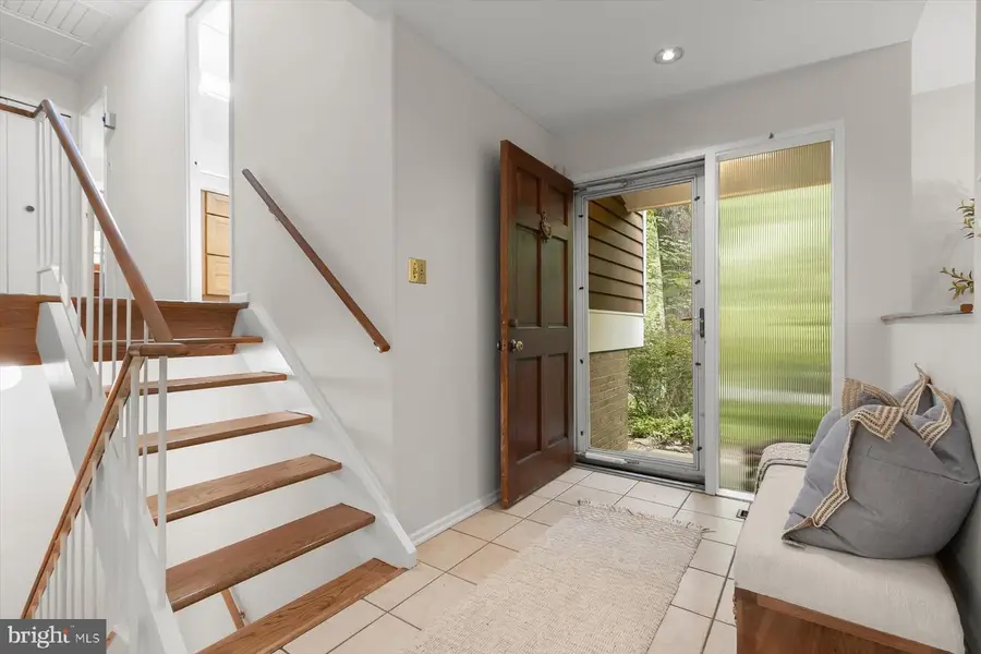 8108 Hamilton Spring Rd, Bethesda, MD 20817 - #3