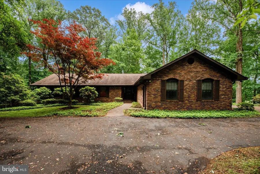 2221 Gold Mine Rd, Brookeville, MD 20833 - #2