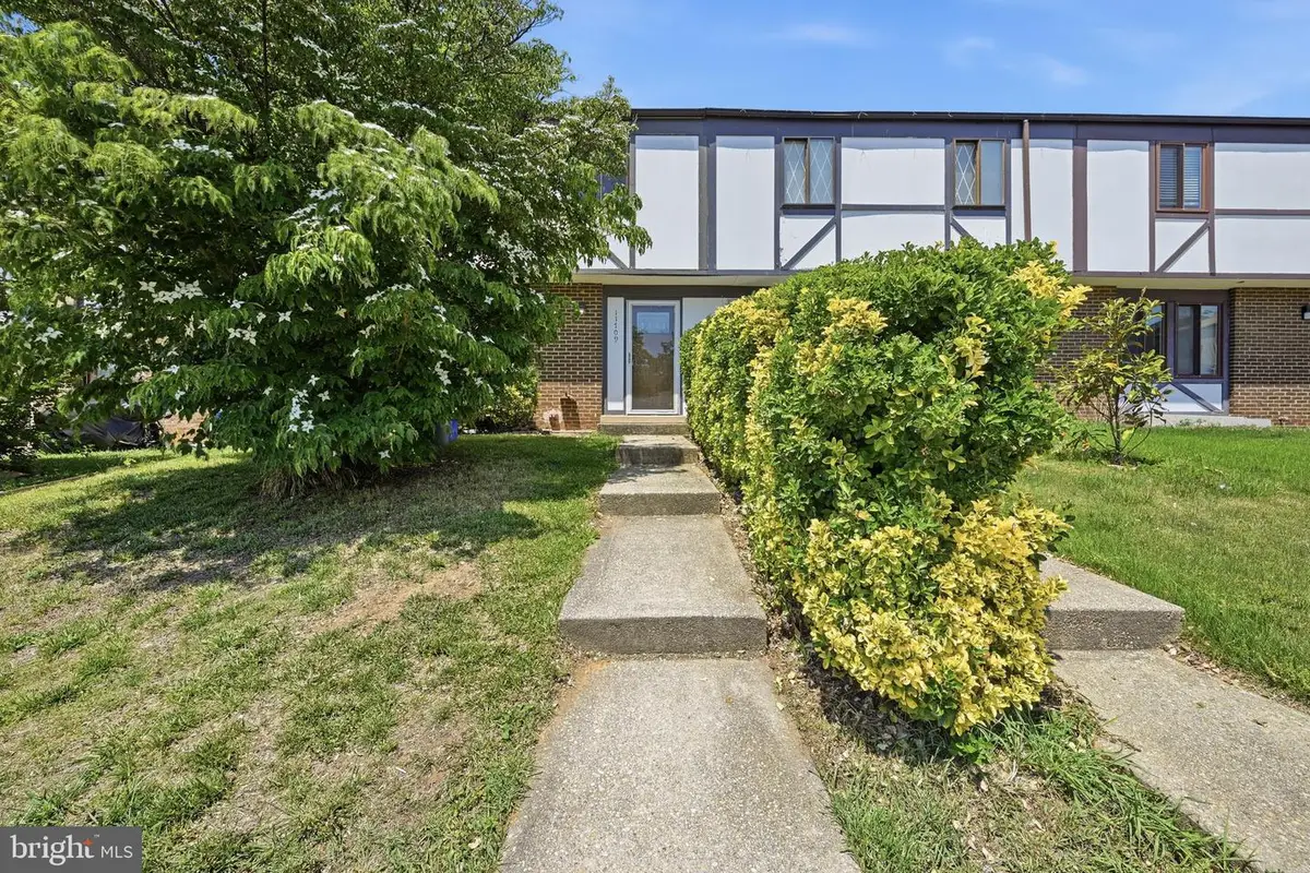 11709 Ashworth Ct, Germantown, MD 20876 - #1