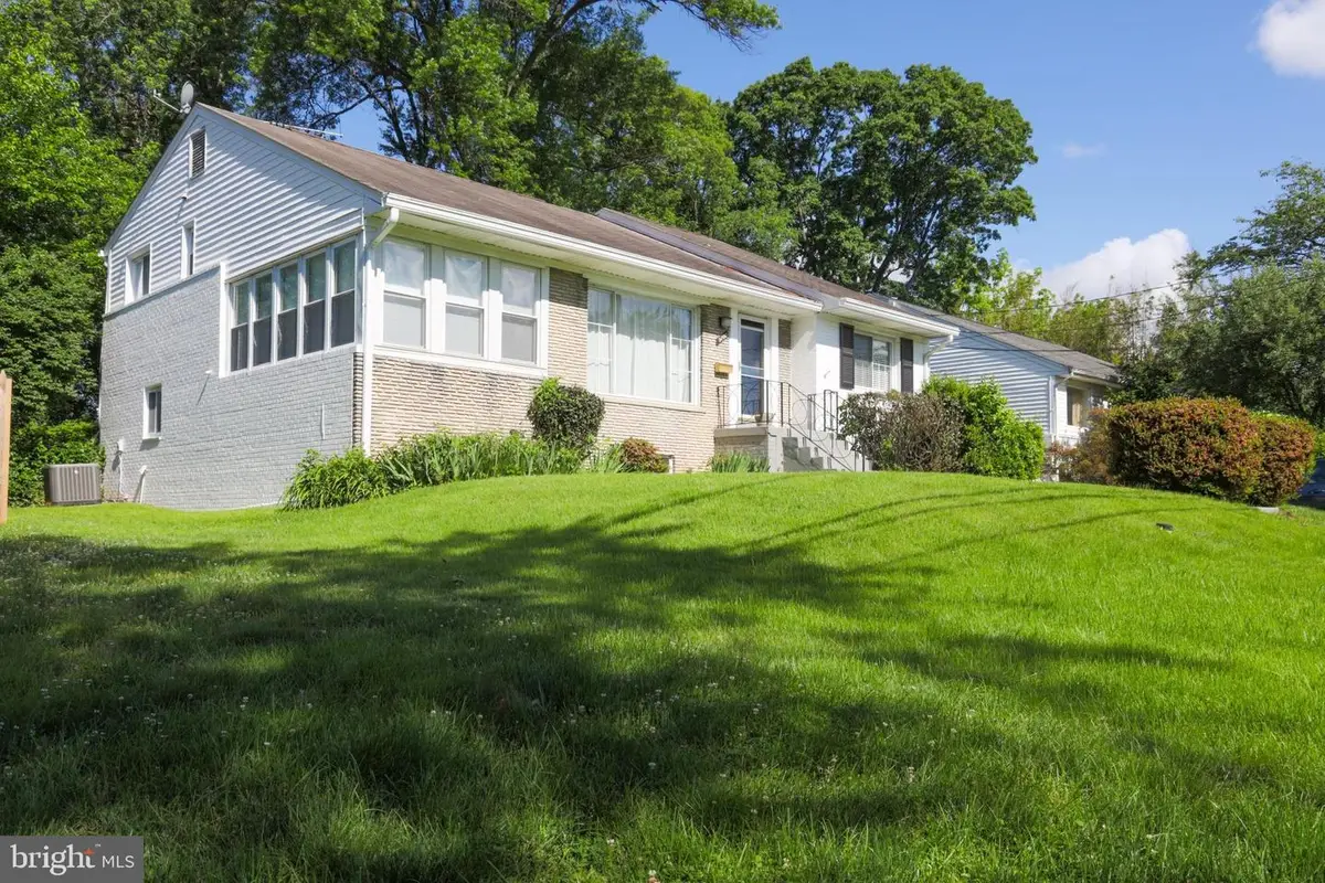 9200 Chanute Dr, Bethesda, MD 20814 - #1