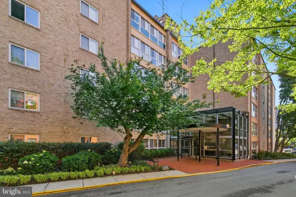 4970 Battery Ln #108, BETHESDA, MD 20814