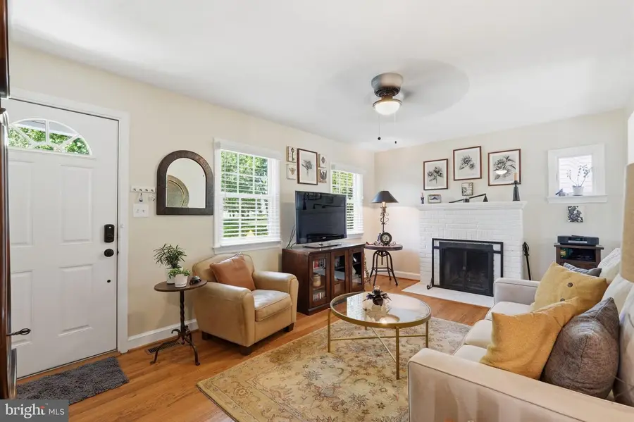 3402 Mccomas Ave, Kensington, MD 20895 - #3