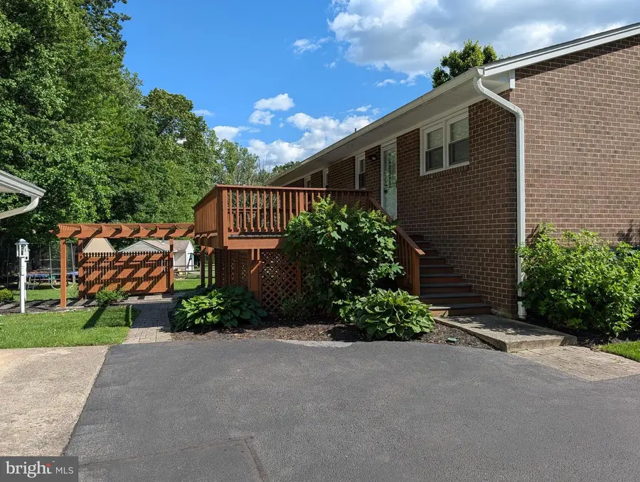 8705 Woodfield Ct, Gaithersburg, MD 20882 - #3