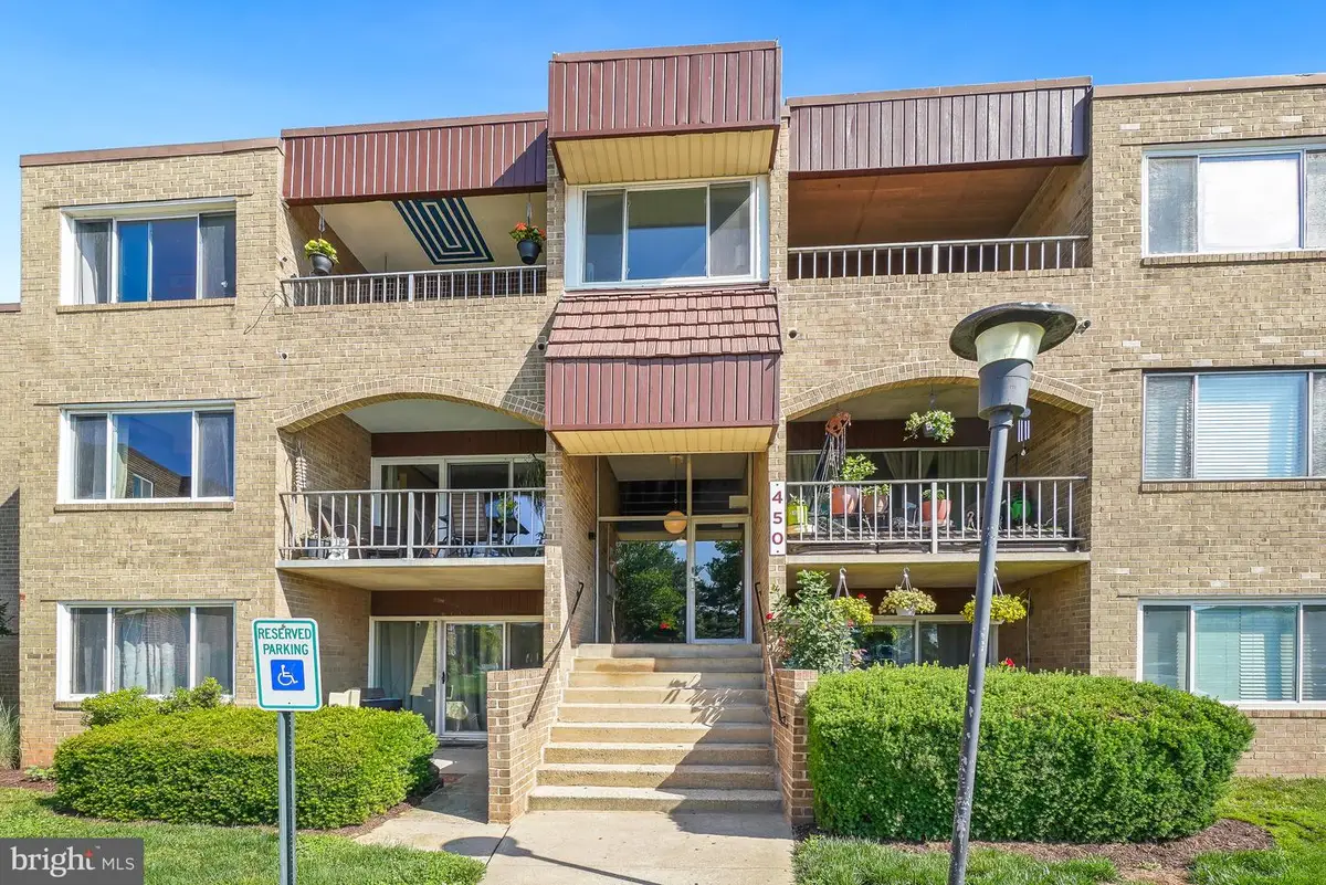 450 Girard St #304, Gaithersburg, MD 20877 - #1