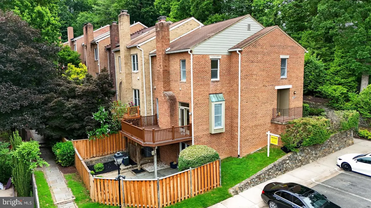 4836 Cloister Dr, Rockville, MD 20852 - #1