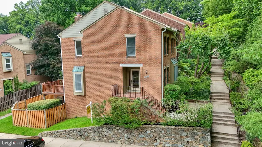4836 Cloister Dr, Rockville, MD 20852 - #2