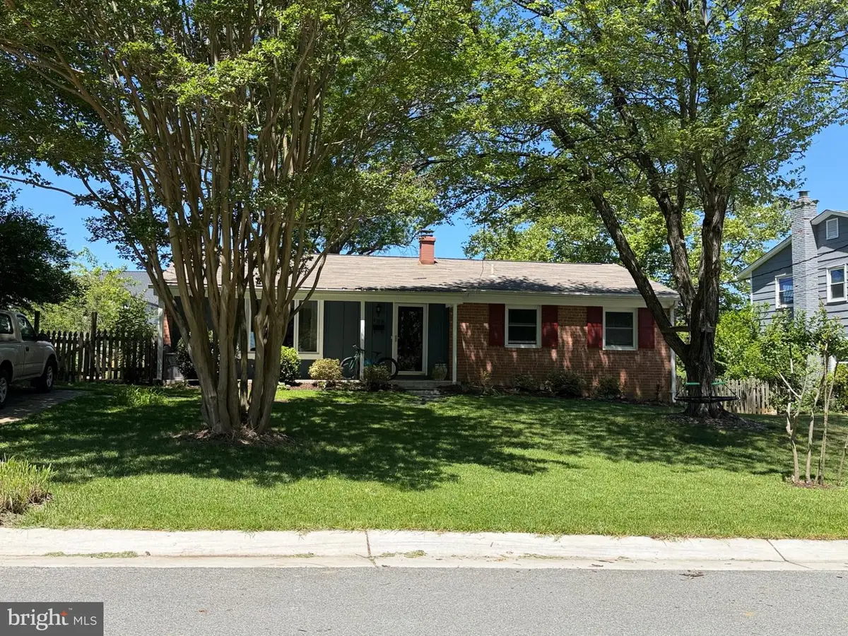 9706 Corkran Ln, Bethesda, MD 20817 - #1