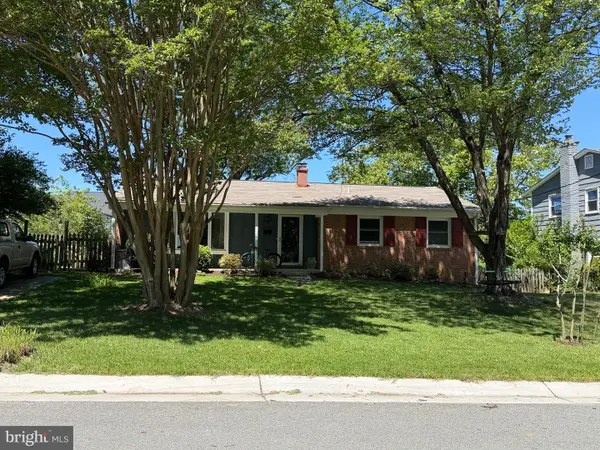 9706 Corkran Ln, BETHESDA, MD 20817