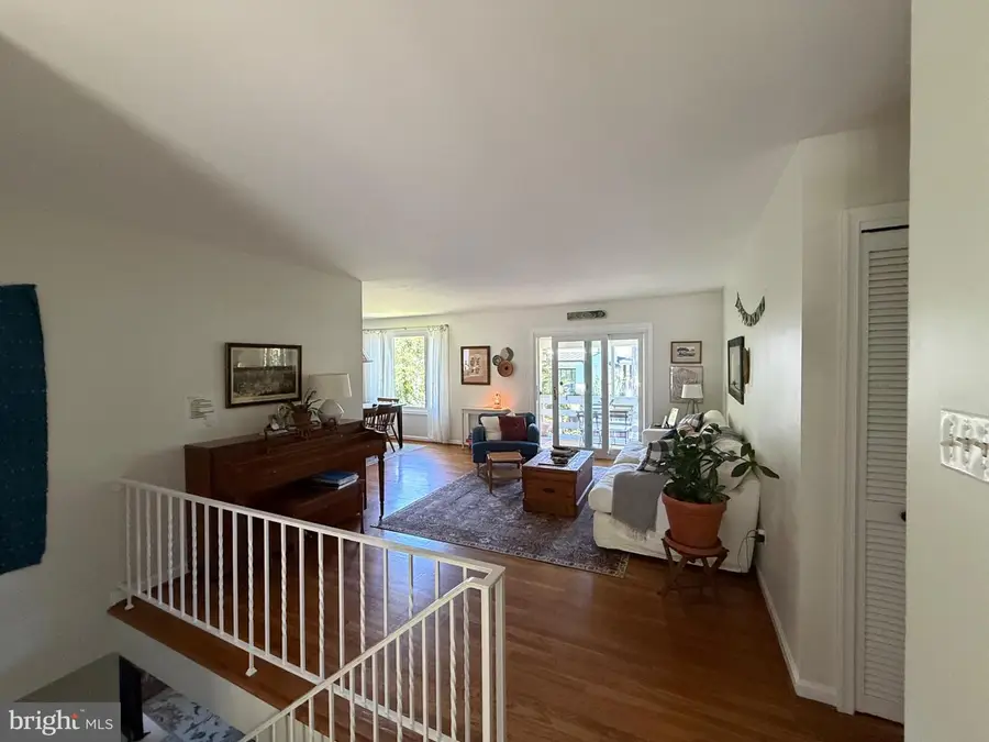 9706 Corkran Ln, Bethesda, MD 20817 - #2