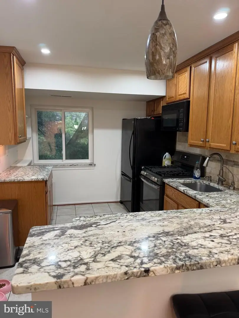 19437 Brassie Pl #302, Montgomery Village, MD 20886 - #2