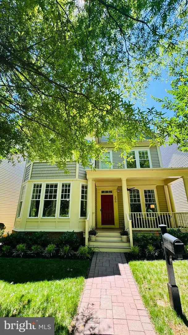 306 Trotter Farm Dr, Rockville, MD 20850 - #2