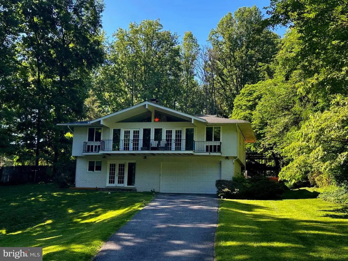 6900 Heatherhill Rd, Bethesda, MD 20817 - #1
