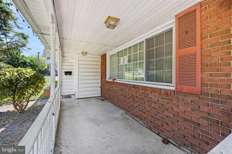 409 Hull Pl, Rockville, MD 20852 - #3
