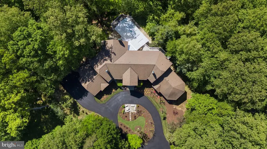 7003 Fawn Trail Ct, Bethesda, MD 20817 - #2
