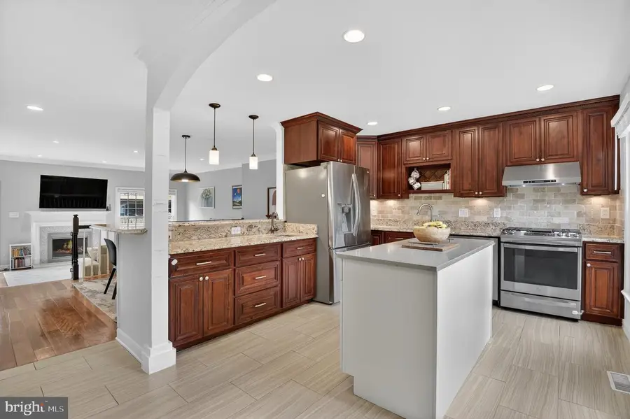 11107 Candlelight Ln, Potomac, MD 20854 - #3