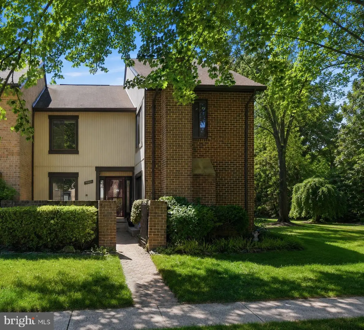 9801 Dairyton Ct, Gaithersburg, MD 20886 - #1